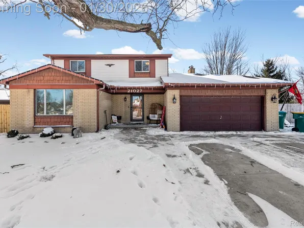 21027 Richard Ave, Brownstown, MI 48183