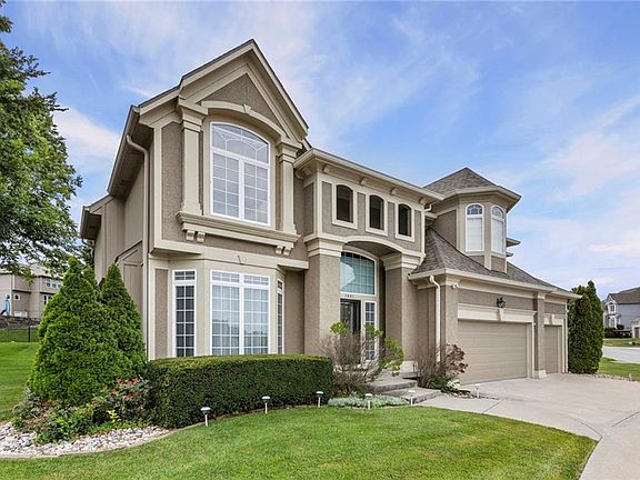 2nd image of 1441 NE Daltons Ridge Dr