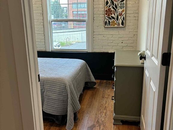 4th image of 435 W Grant St #5