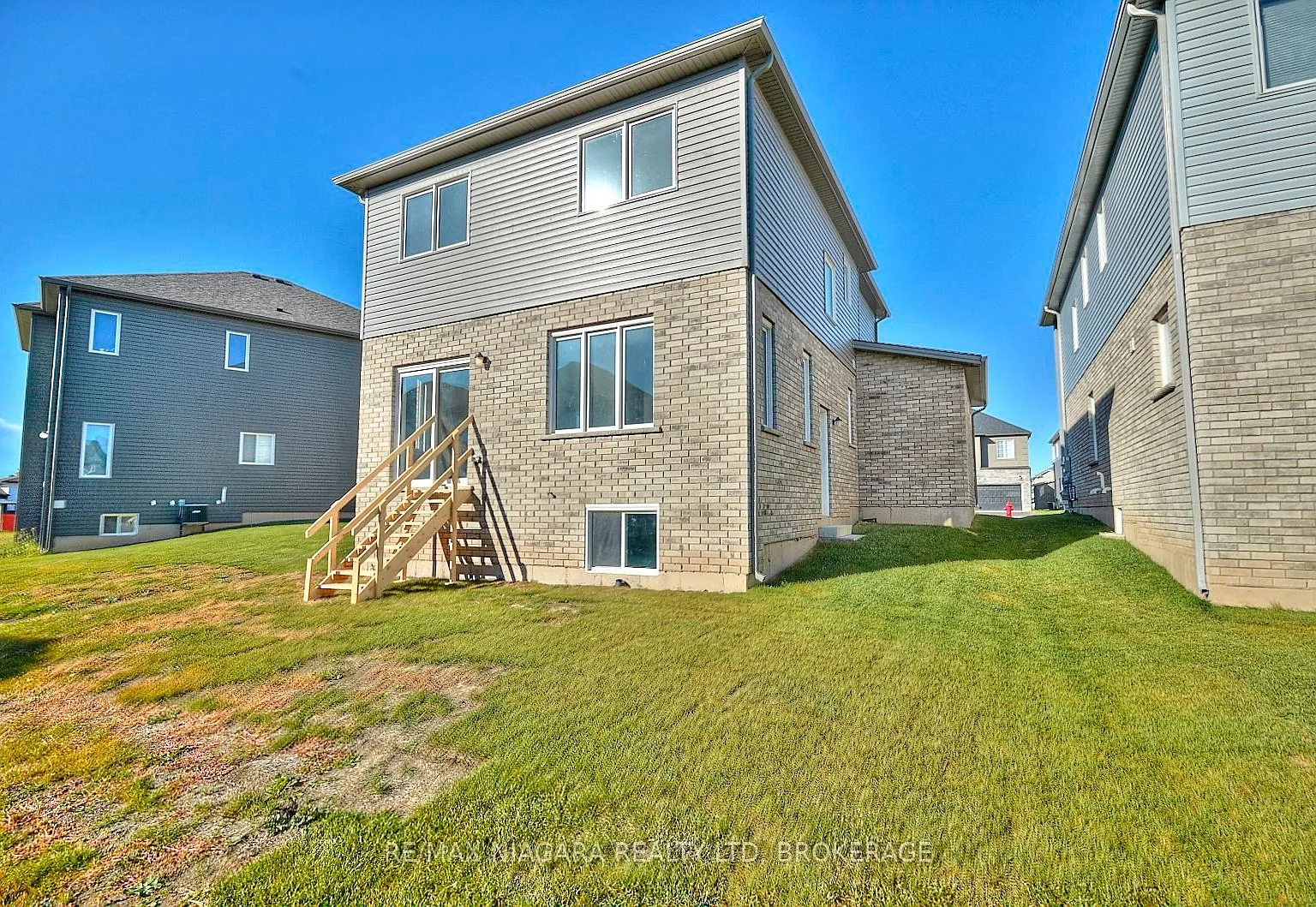 3 bed, $2,400 — Photo 3
