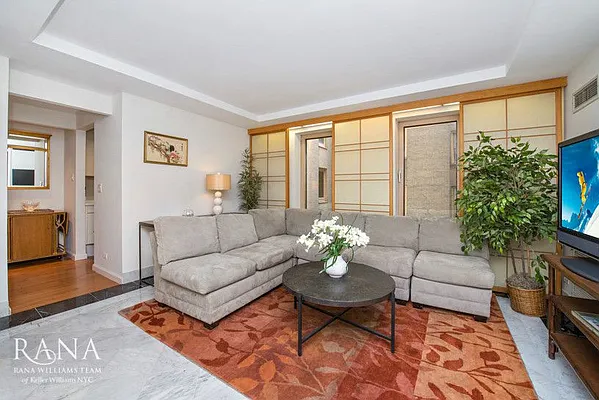 Rented by Keller Williams NYC | media 20