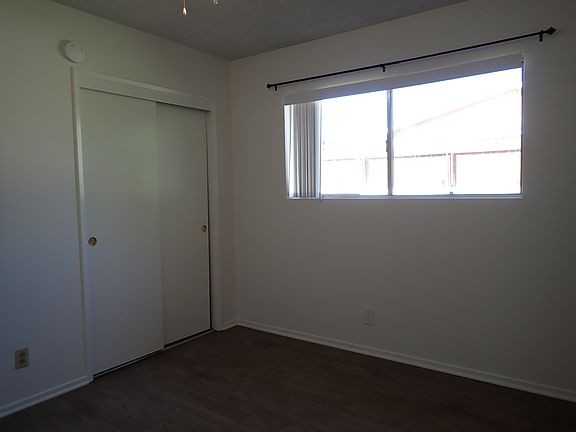 5th image of 9031 Ellsworth Dr