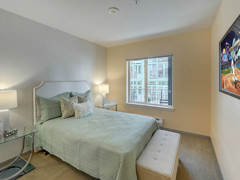 2717 Western Ave #522 — Photo 8