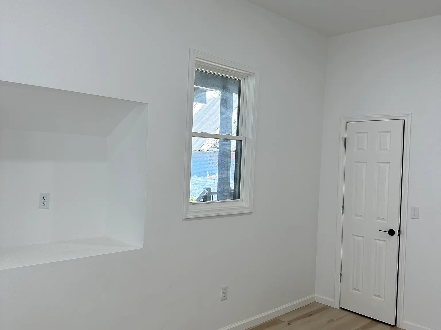 3 bed, 1800 sqft, $2,100 — Photo 2