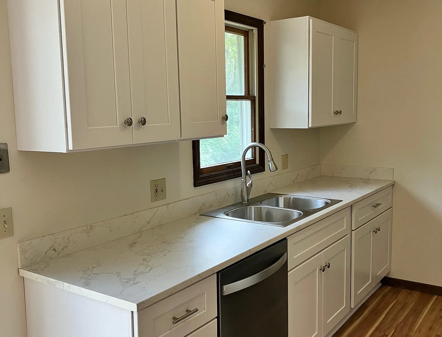 2 bed, 900 sqft, $1,700 — Photo 4