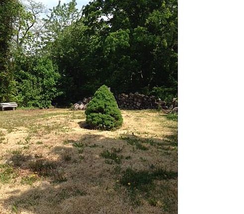 2nd image of 30 Surrey Ln