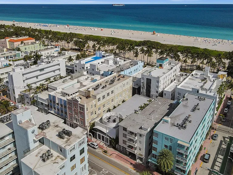 713 Collins Ave #42 — Photo 41