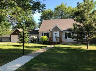 413 W Soo St, Parkers Prairie, MN 56361