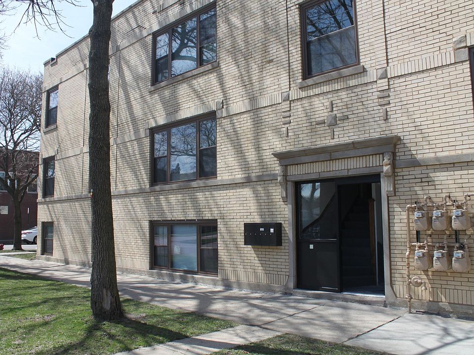 1st image of 3504 N Hamlin Ave