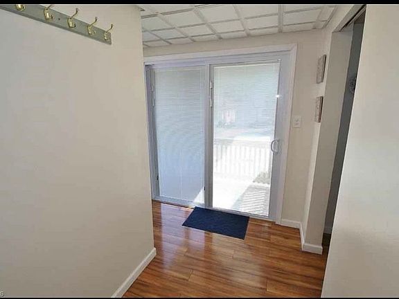 4th image of 2547 Oakwood Ave