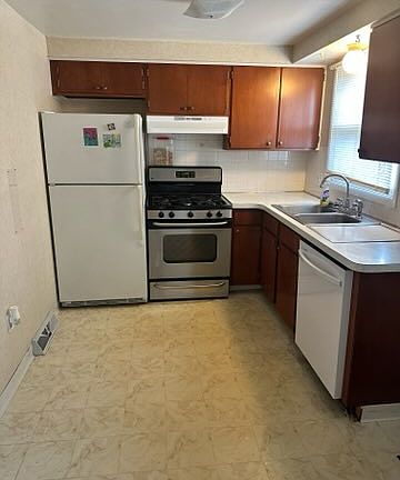 5th image of 60 Grandview Dr #2