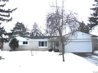 28319 Farmington Rd, Farmington Hills, MI 48334