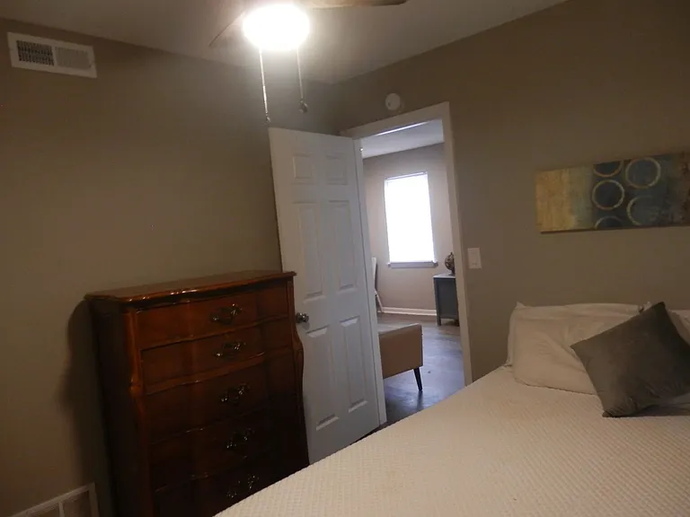 213 N Ann St — Photo 11