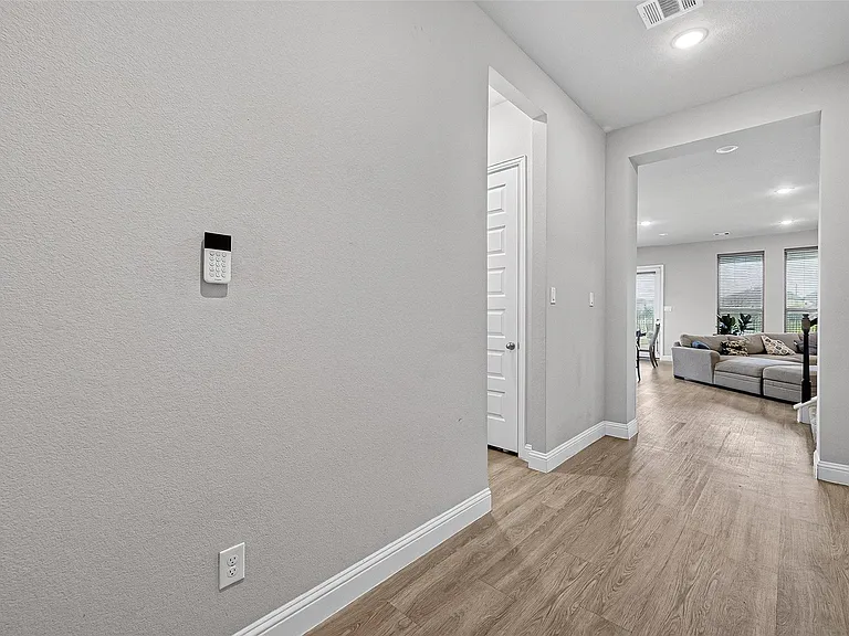 6506 Tiburon Lakes Dr — Photo 5