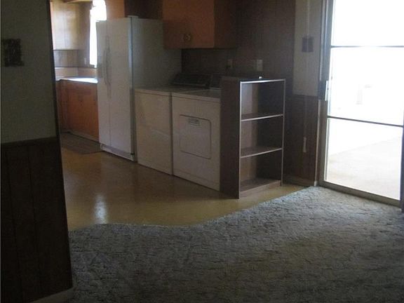 3rd image of 1601 N Willis St