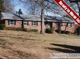 400 Rollingreen Rd, Greenville, SC 29615