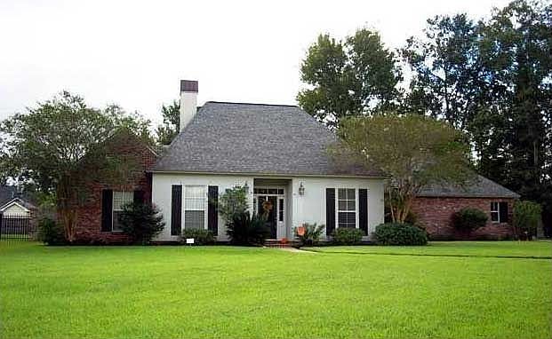 1st image of 18668 Old Cypress Cir
