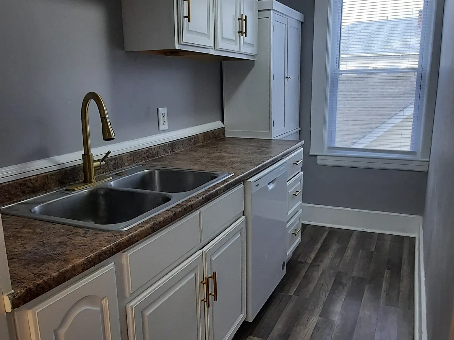 76 Perry Ave — Photo 1