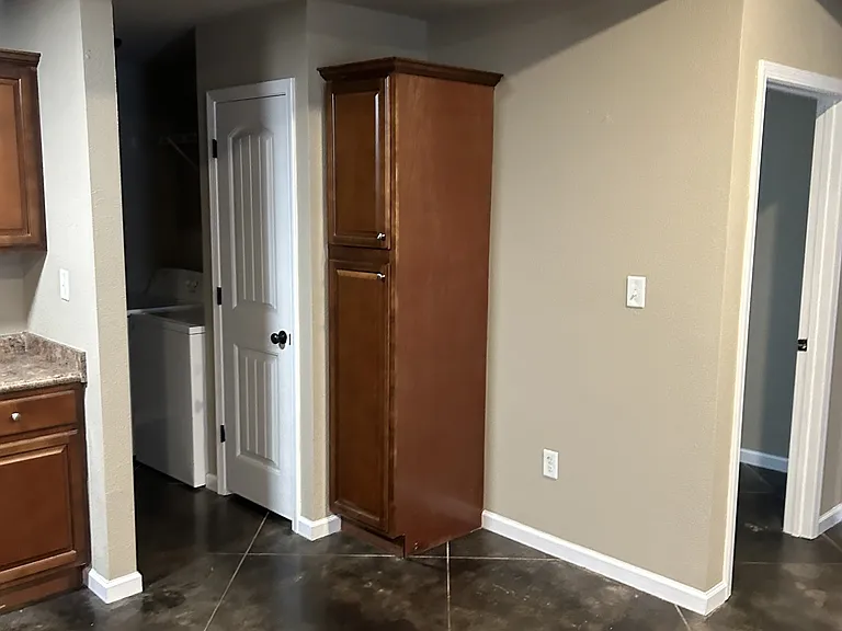 4703 Samantha Ave — Photo 6