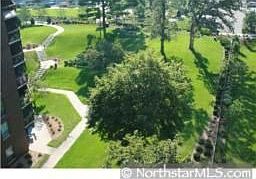 5th image of 6615 Lake Shore Dr #907