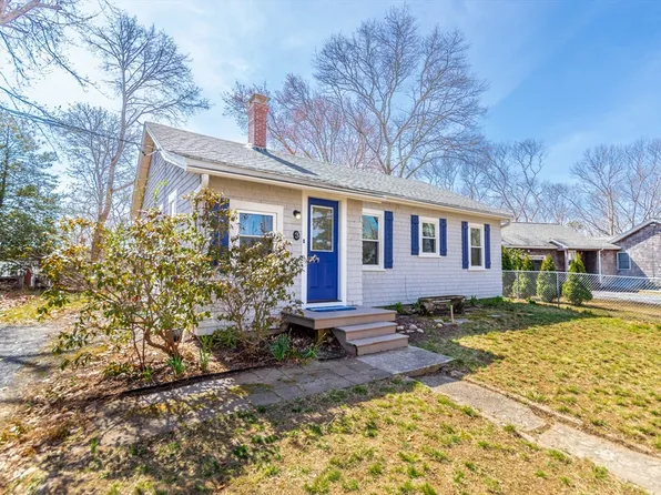 3 Lucia Ln, Bourne, MA 02532
