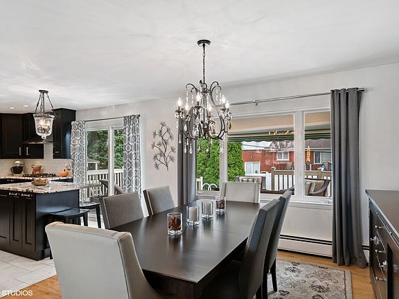 5th image of 922 Park Dr
