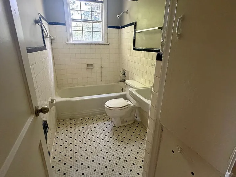 2750 Mimosa St — Photo 3