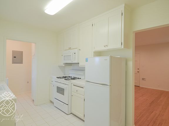 3rd image of 3965 Huron Ave #3965