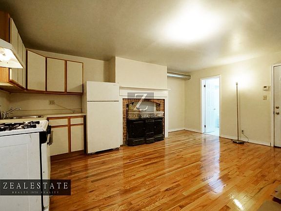 4th image of 392 Grand Ave #1