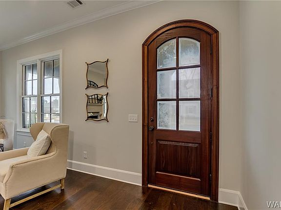 3rd image of 5362 Park Ave