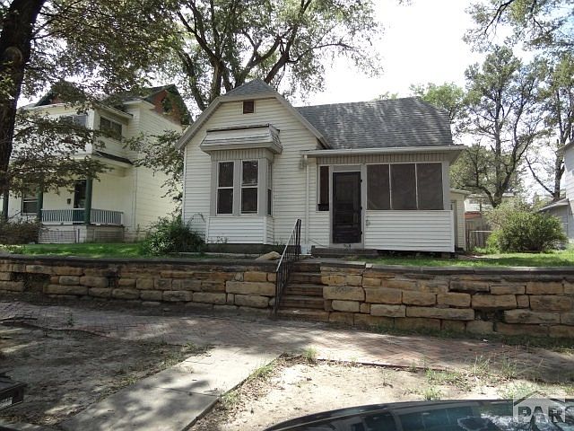 1st image of 514 Santa Fe Ave