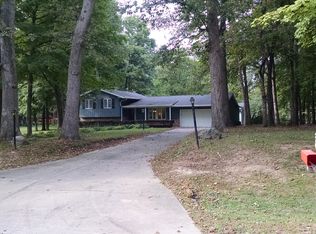 105 Timber Ridge Rd, Lexington, IL 61753