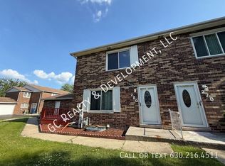 280 Paddock Cir, Glendale Heights, IL 60139