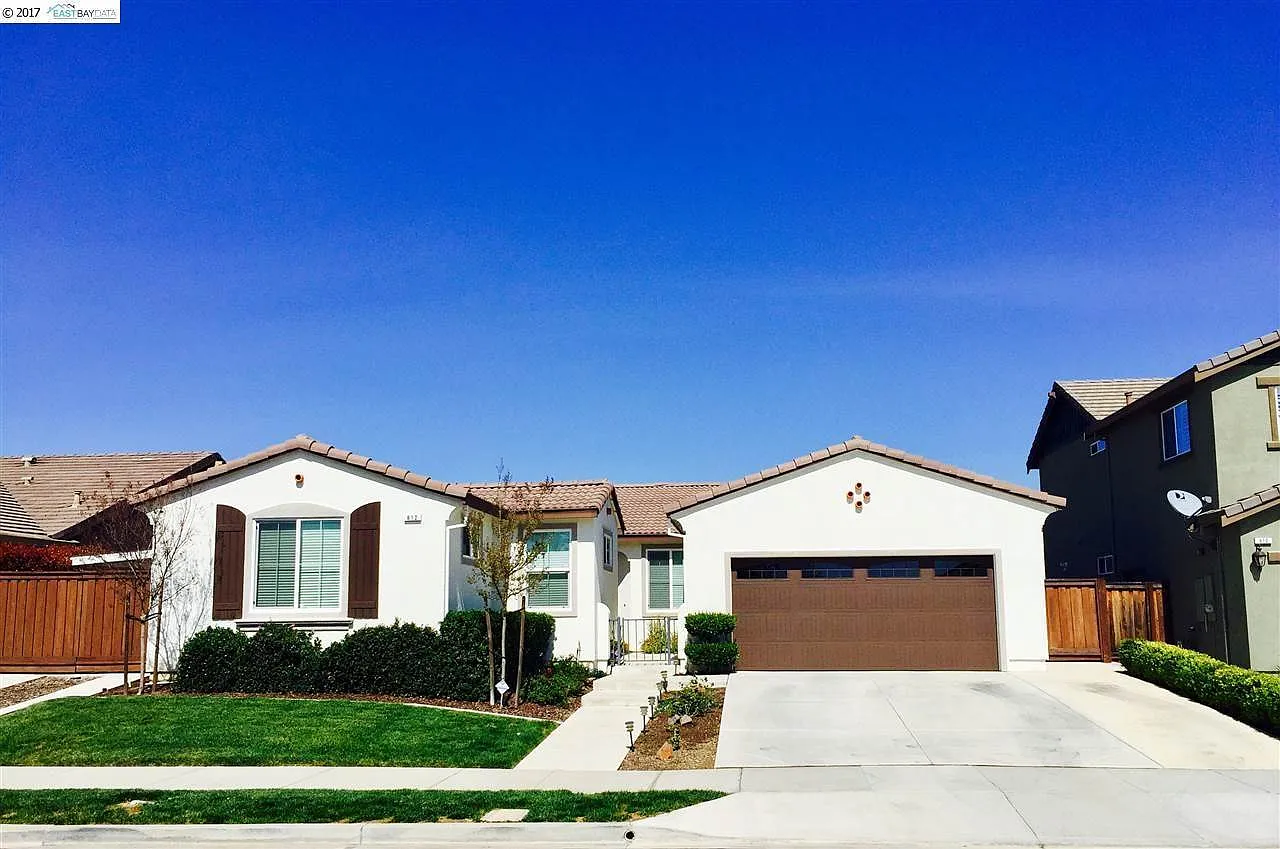 612 Mission Fields Ln photo 1