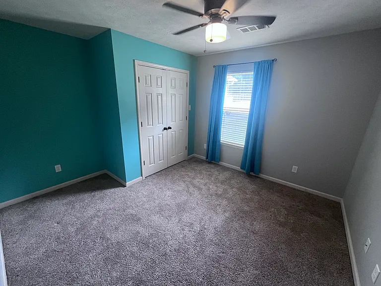 34 Shamsie Dr — Photo 18