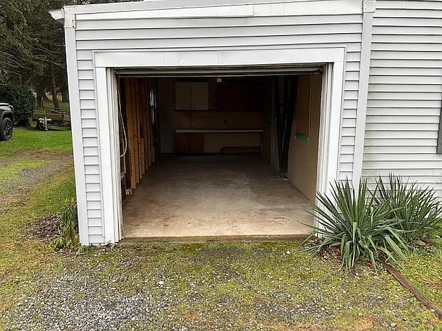 1502 Riverbend Rd — Photo 4