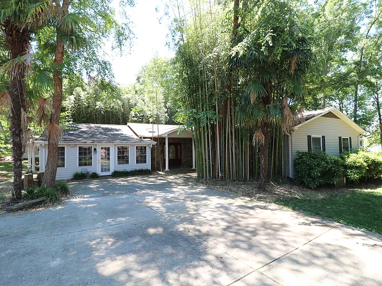 4589 Giles Ave — Photo 10