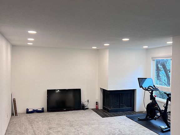 3rd image of 2219 14th Ave W APT 202