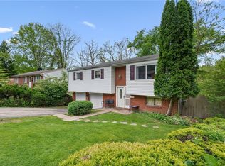 249 Yosemite Dr, Pittsburgh, PA