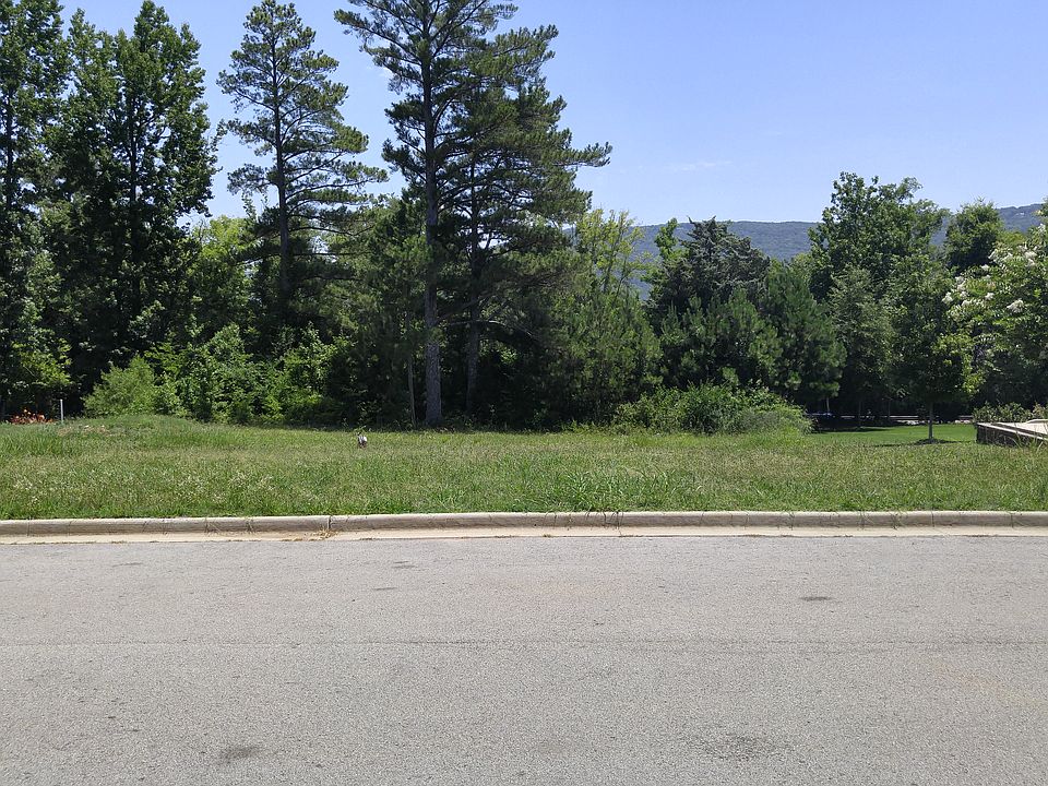 1st image of 2523 Woodhurst Dr SE
