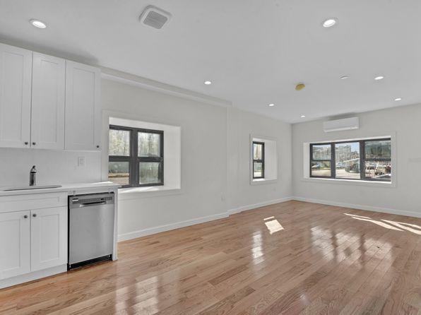 31 Roosevelt Pl #1