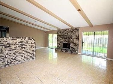 4th image of 2433 Sunset Dr