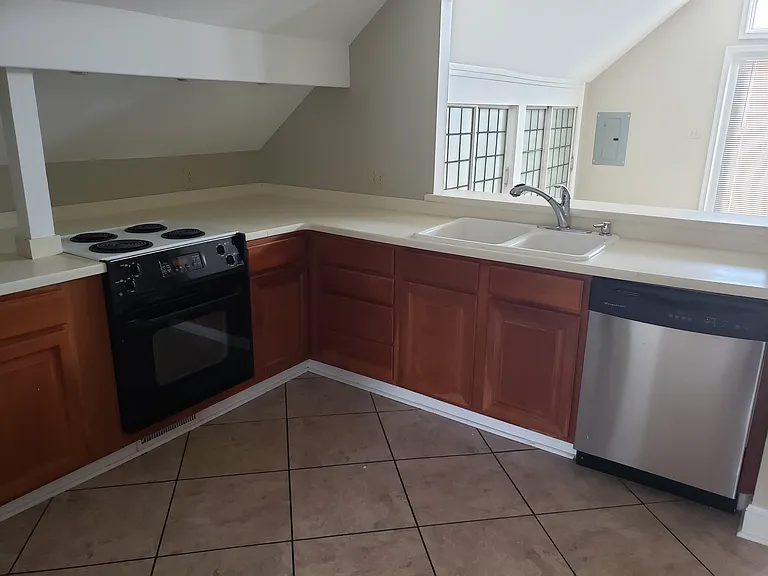 725 E Saint Clair St #5 — Photo 15