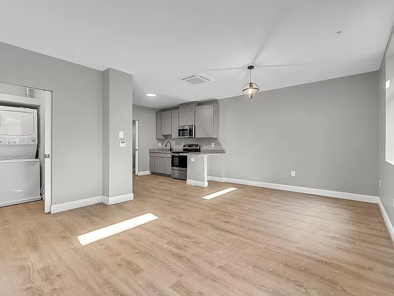 109 W Lexington St #5A — Photo 5