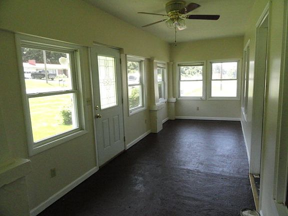 2nd image of 4587 Lee Hwy