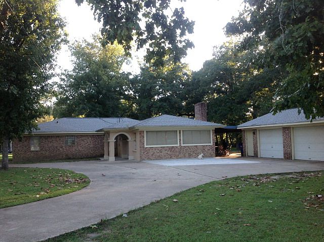 1st image of 582 Fairview Dr
