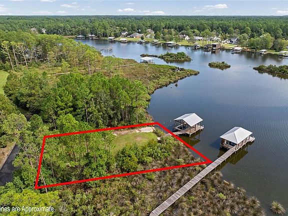 3rd image of 3908 Aqua Ln