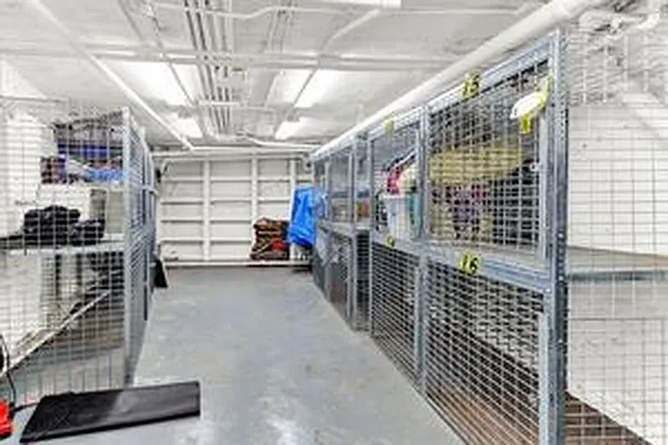 Rented by Blip LLC | media 33