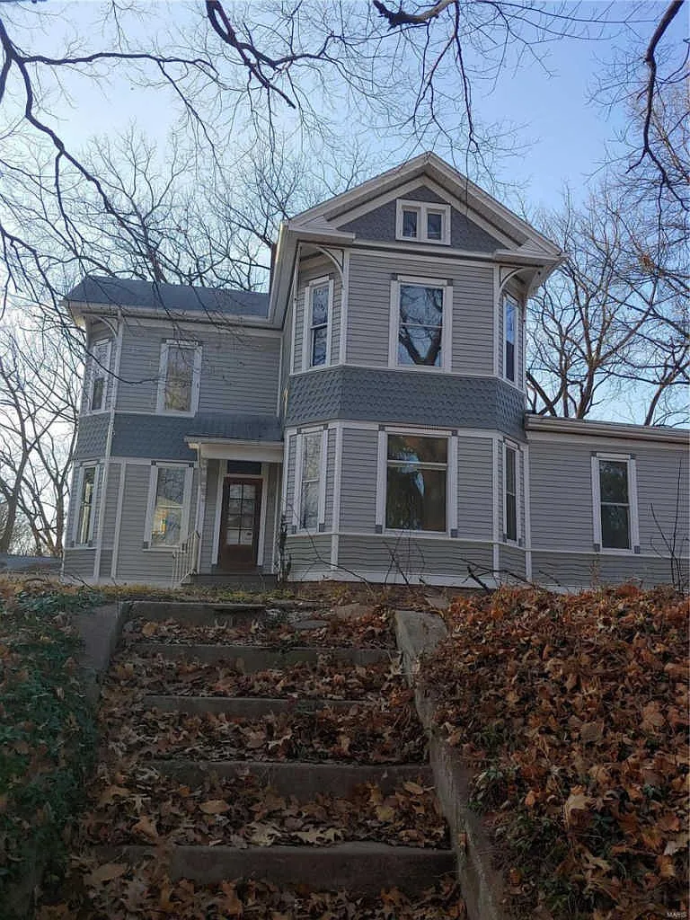 329 W Union St photo 1