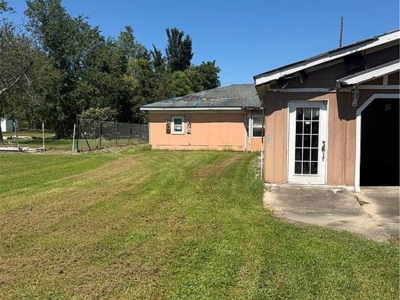 3rd image of 124 Mason Ln